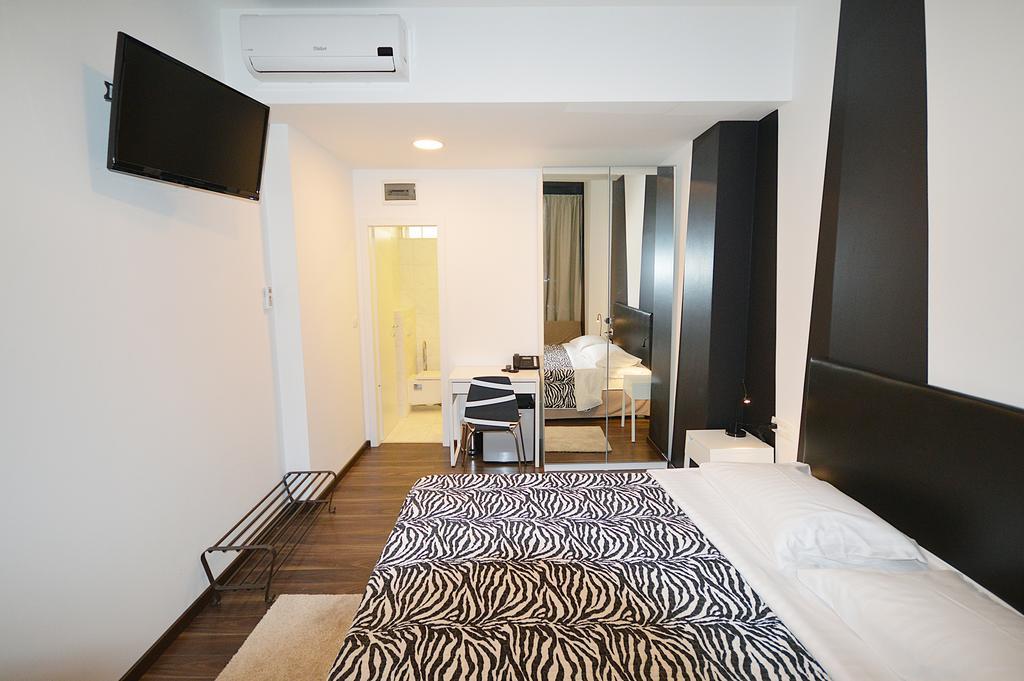 זאדאר Bed And Breakfast Four Rooms חדר תמונה